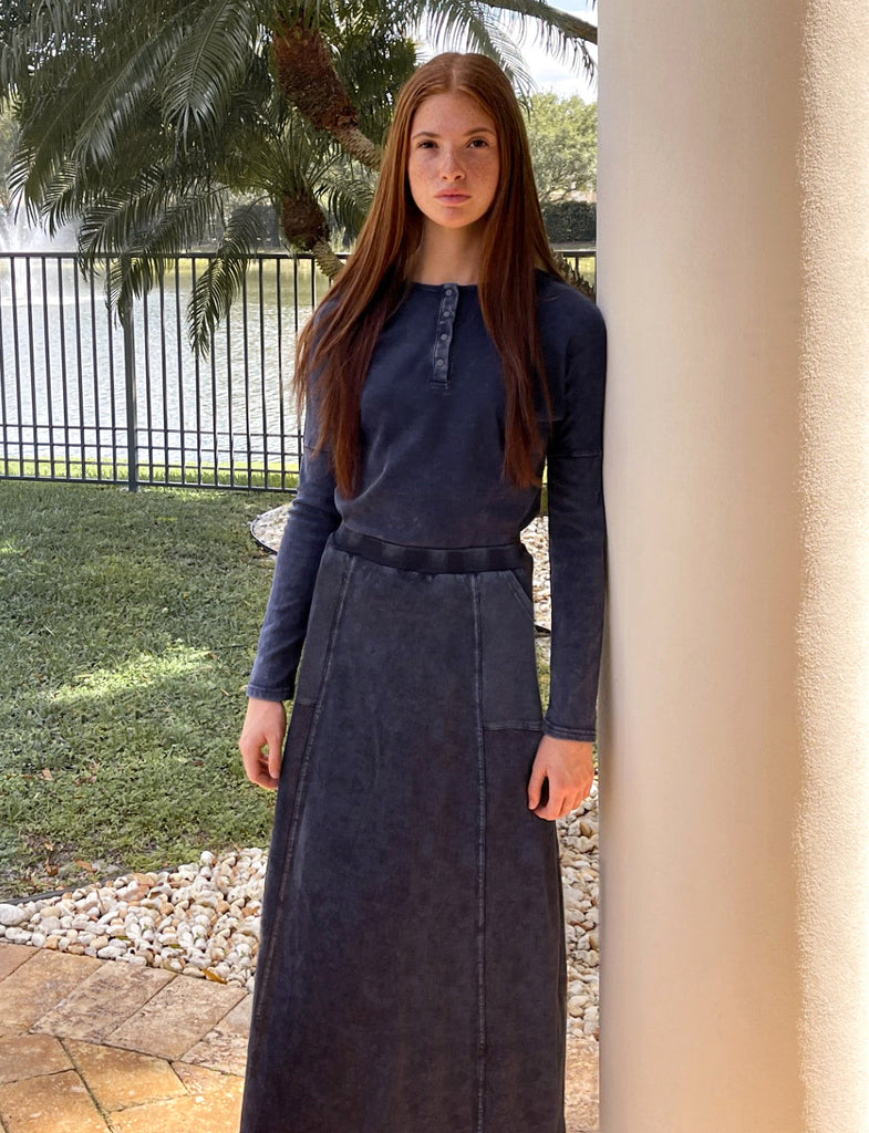 Dark Stretch Denim Maxi Skirt with Pocket Detail